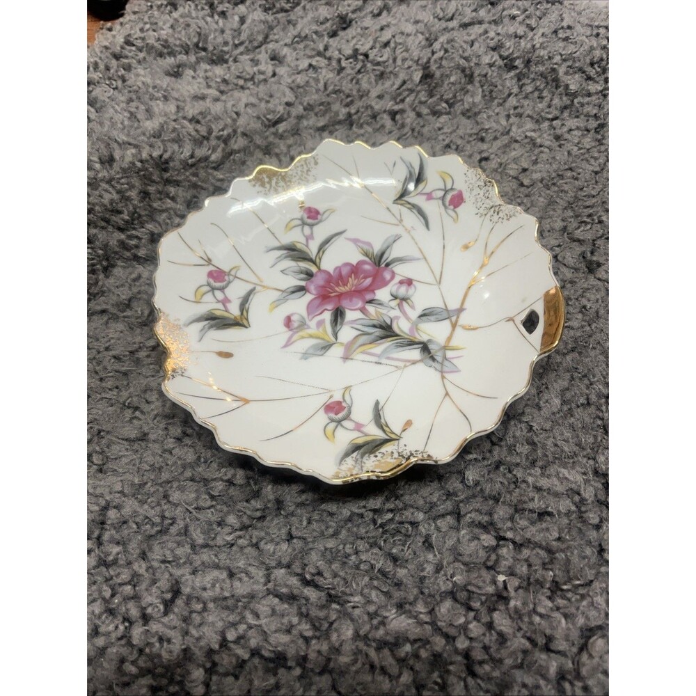 Trinket Dish Made in Japan Leaf Shaped Gold Detail Floral Patern